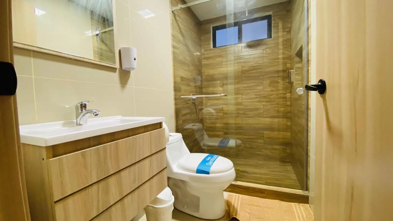 Bellavista Loft Jacuzzi & Balcon A 10Min Consulado Americano Guayaquil